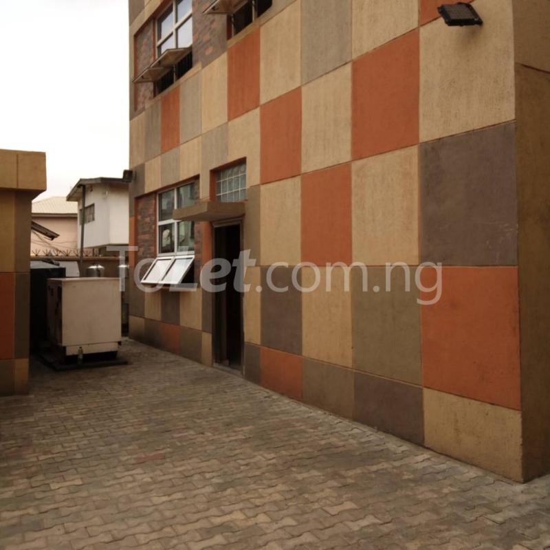 1 bedroom Flat / Apartment for rent 5 Davis Street, Abule-Oja Yaba Lagos