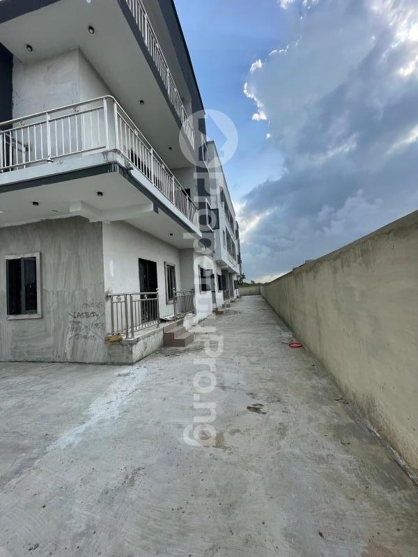 2 bedroom House for rent Back Of Laura Stephen School Lekki Scheme 2 Ajah Lagos