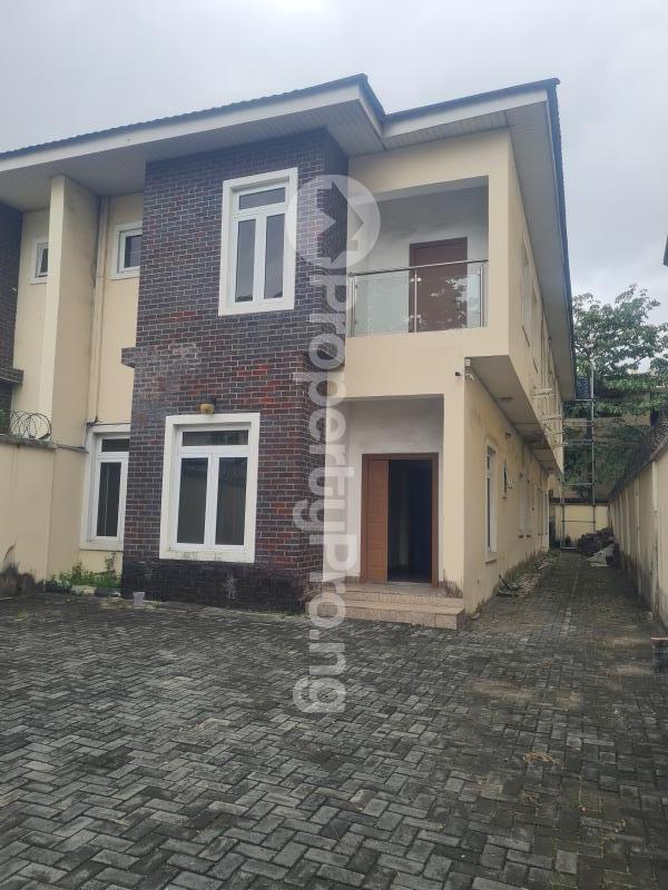 5 bedroom House for rent Ahmed Kasumu Street Idado Lekki Lagos
