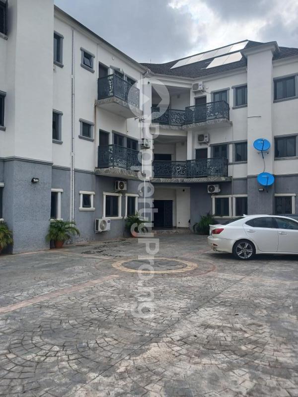 3 bedroom Flat / Apartment for sale Off Ameyo Adadevoh Road. ( Video Is Available) Jahi Abuja
