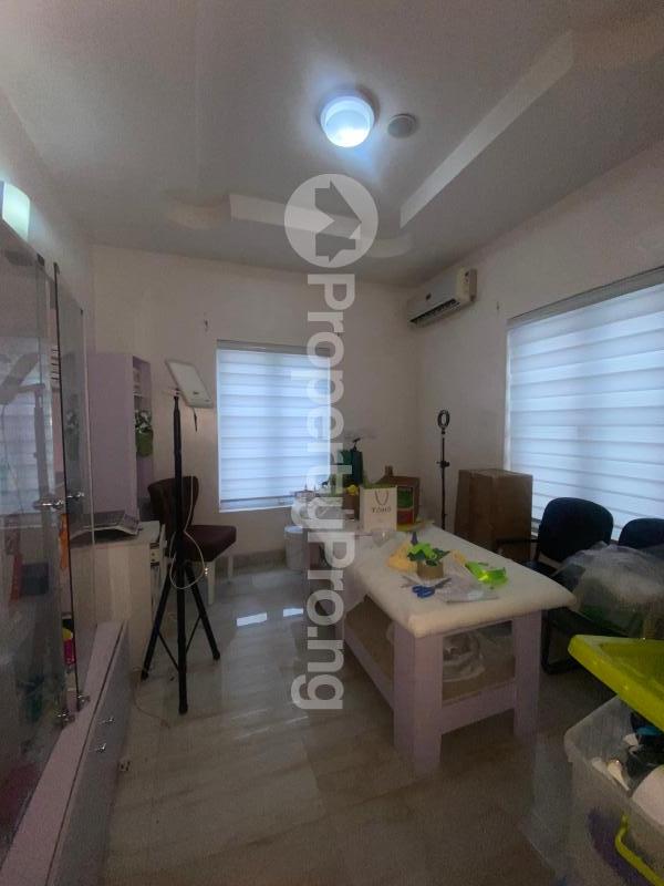 1 bedroom Flat / Apartment for rent chevron Lekki Lagos