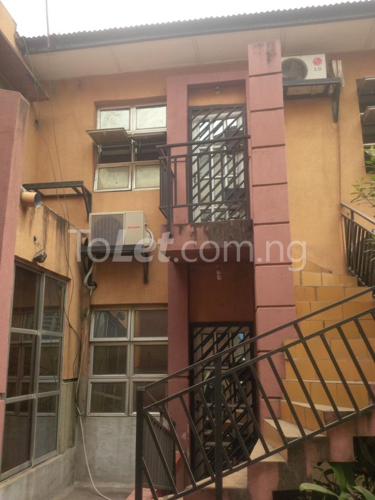 2 bedroom Flat / Apartment for rent Oyewunmi Close Itire Surulere Lagos