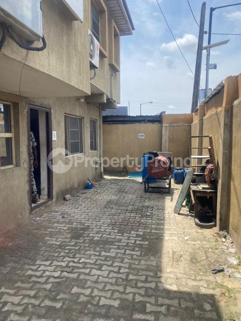 2 bedroom Flat / Apartment for rent Bajulaiye Shomolu Lagos - 15