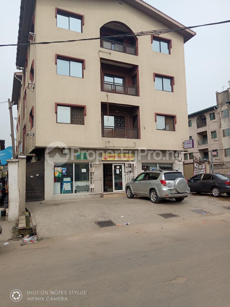 3 bedroom Commercial Property for rent Alagomeji Alagomeji Yaba Lagos - 5