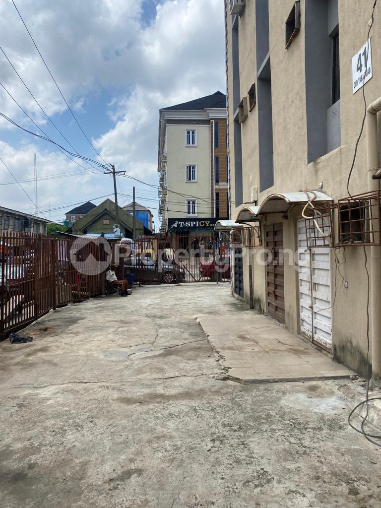 3 bedroom Commercial Property for rent Ebute Meta Adekunle Yaba Lagos - 1