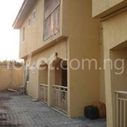 3 bedroom Flat / Apartment for rent No. 3 Alahja Adetoro Ipaye Street, Graceland Estate Ajah Lagos
