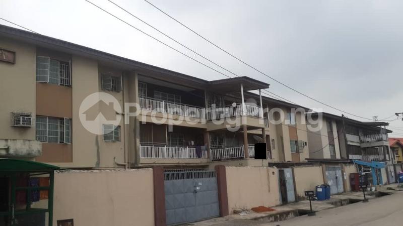3 bedroom Flat / Apartment for rent   Atunrase Medina Gbagada Lagos