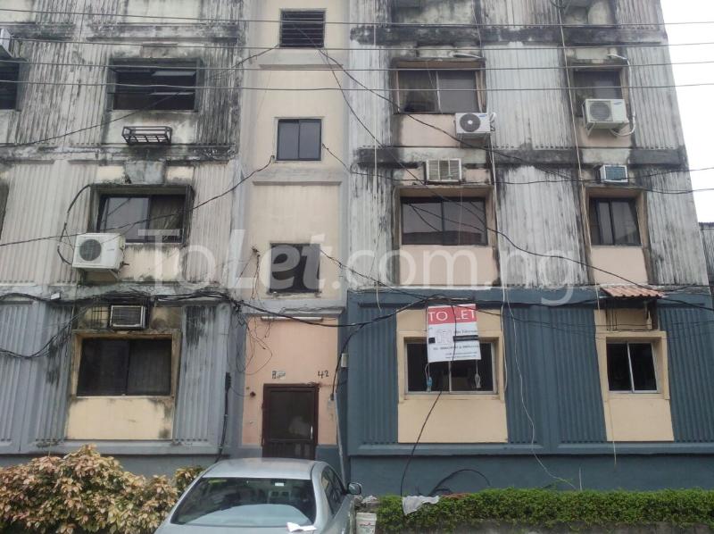 3 bedroom Flat / Apartment for rent Block 42 Oshodi Street, Dolphin Estate Ikoyi Lagos