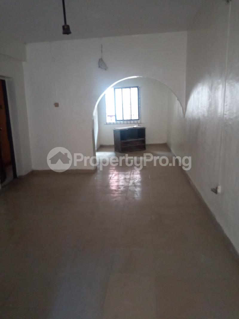 3 bedroom Flat / Apartment for rent Folagoro Fola Agoro Yaba Lagos - 10