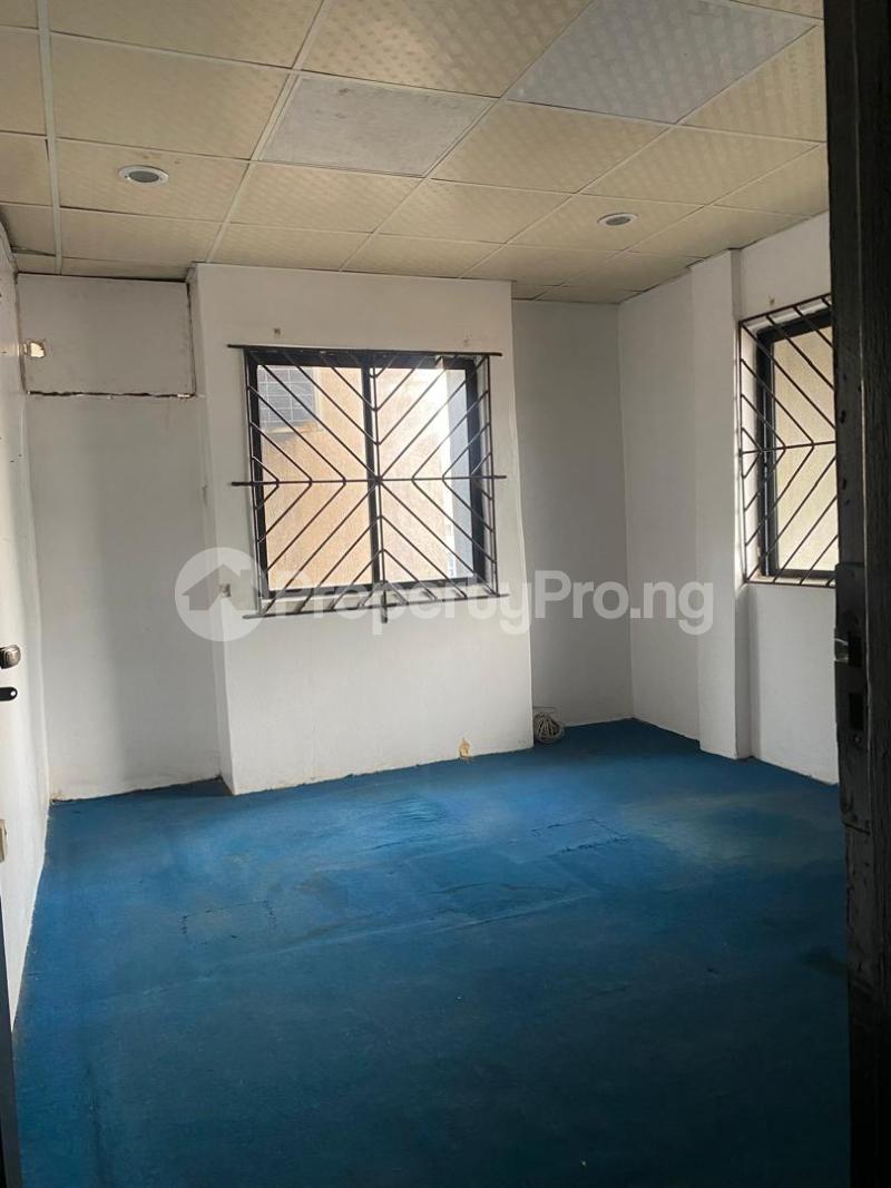 2 bedroom Flat / Apartment for rent Ebute Mett, Adekunle Yaba Lagos