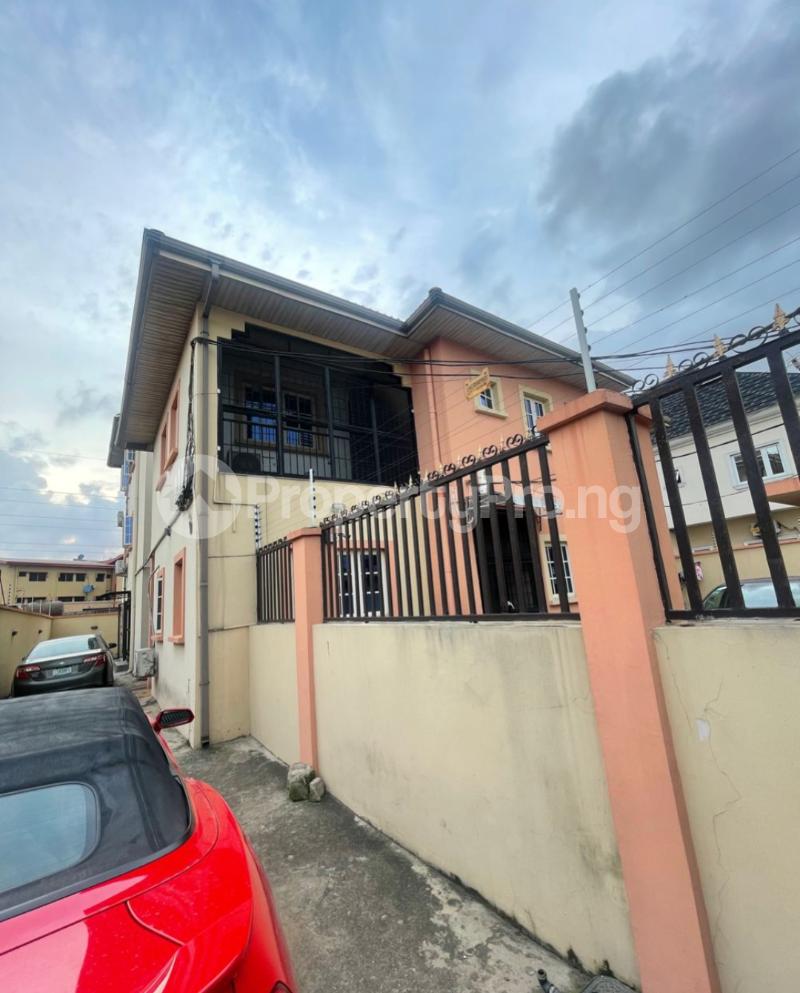 3 bedroom Flat / Apartment for rent Off Adelabu, Surulere Lagos