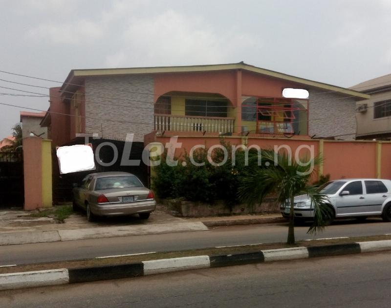 6 bedroom House for rent 29b Adekunle Banjo Street, Magodo Kosofe/Ikosi Lagos