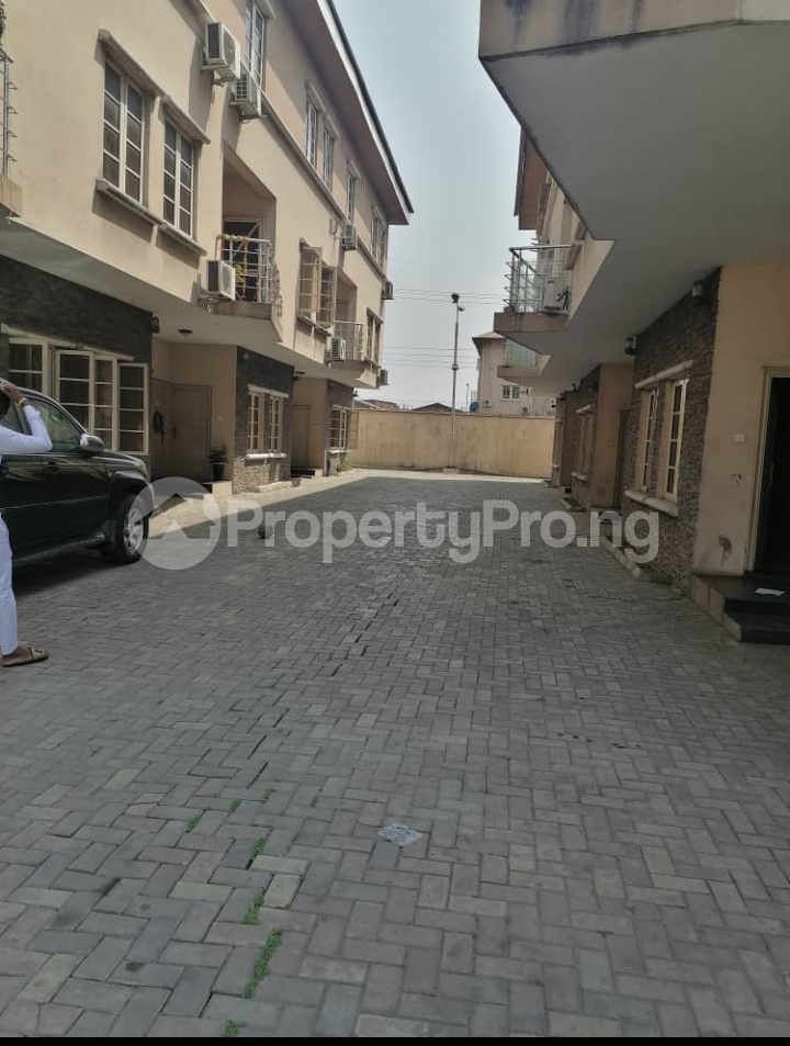 4 bedroom House for sale Alaka/Iponri Surulere Lagos