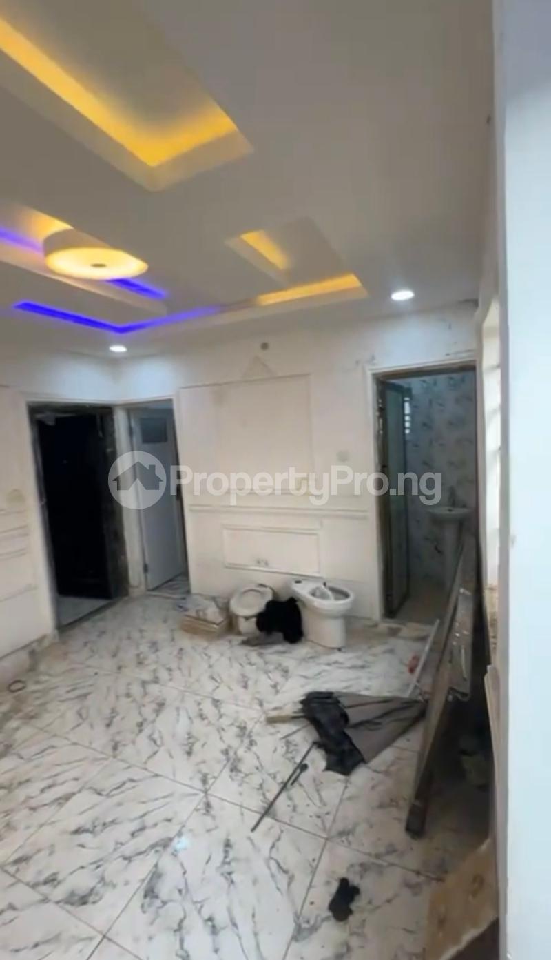 1 bedroom Flat / Apartment for rent Ilupeju Close To Railway, Bye pass Ilupeju Ilupeju Lagos