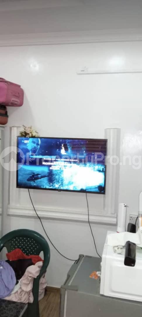 Flat / Apartment for rent Subuola Str Off Ogunlana Surulere Lagos