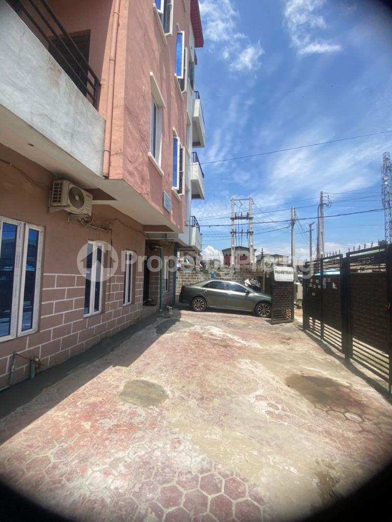 1 bedroom Flat / Apartment for rent Abule Ijesha Fola Agoro Yaba Lagos - 10