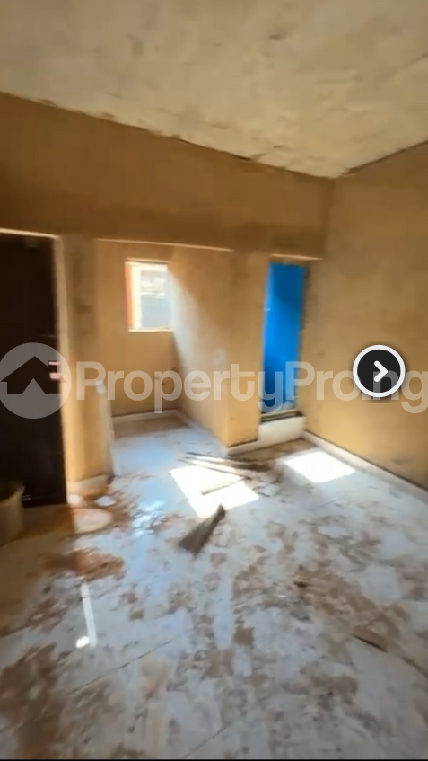1 bedroom Flat / Apartment for rent Fadeyi Shomolu Lagos