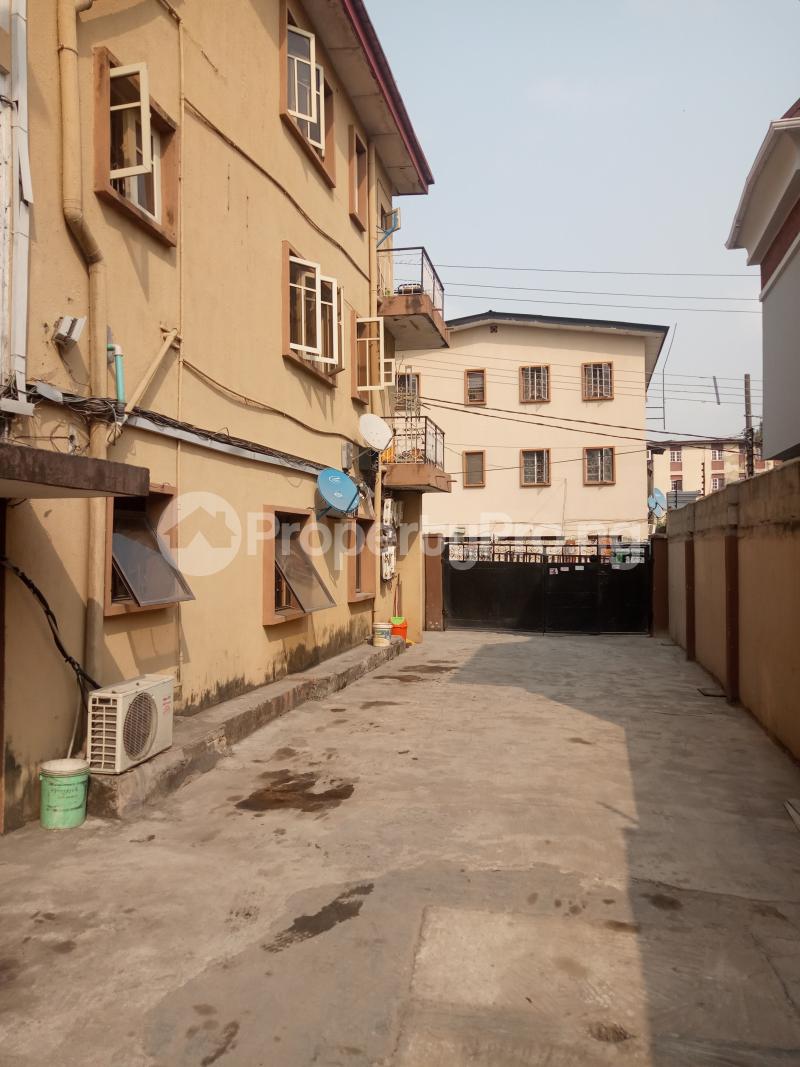 1 bedroom Flat / Apartment for rent Onike Onike Yaba Lagos