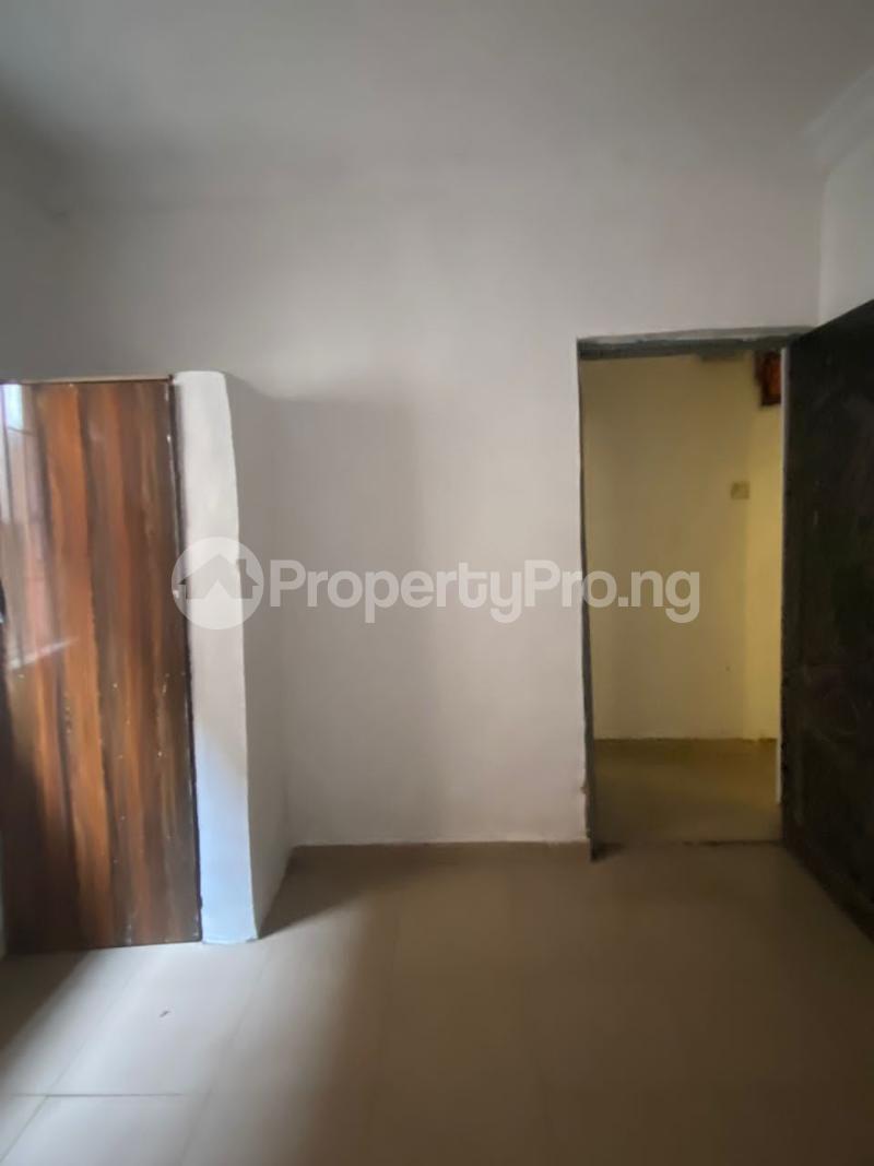 1 bedroom Flat / Apartment for rent Bajulaiye Fola Agoro Yaba Lagos