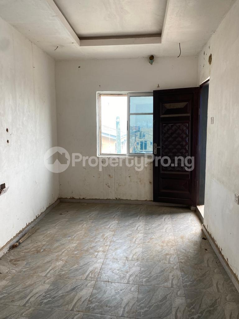 1 bedroom Flat / Apartment for rent Onipan Shomolu Lagos