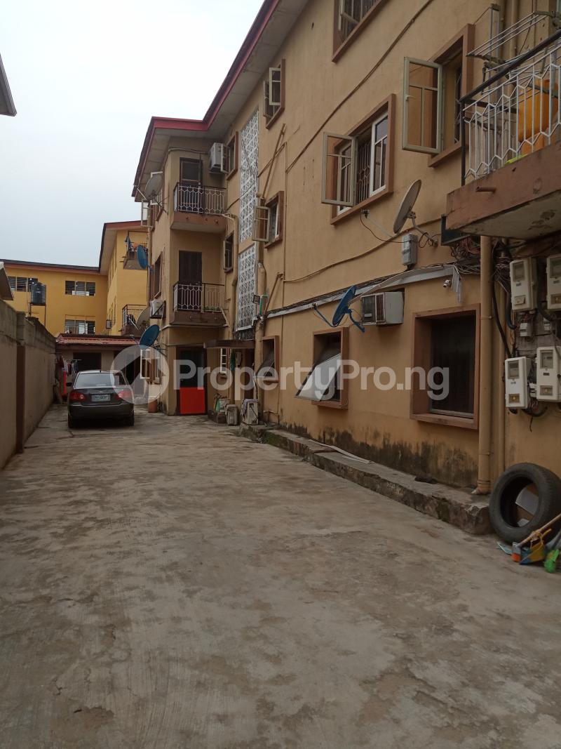 1 bedroom Flat / Apartment for rent Onike Yaba Lagos