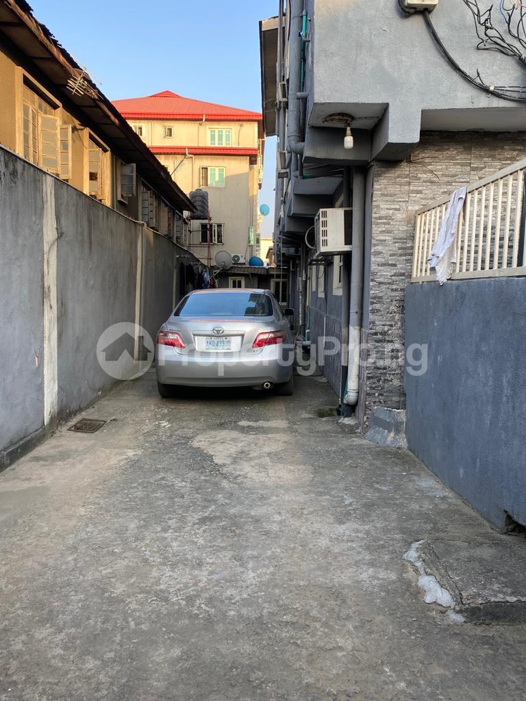 1 bedroom Flat / Apartment for rent Fadeyi Jibowu Yaba Lagos