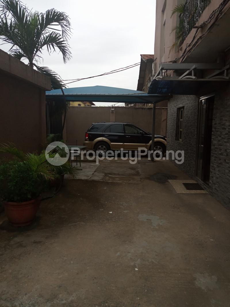 1 bedroom Flat / Apartment for rent Fadeyi Jibowu Yaba Lagos