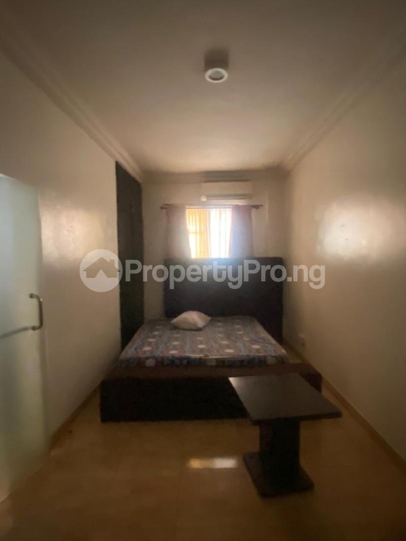 1 bedroom Flat / Apartment for rent  Alagomeji Yaba Lagos - 2