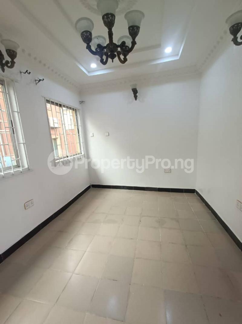 2 bedroom House for rent Mende Maryland Lagos