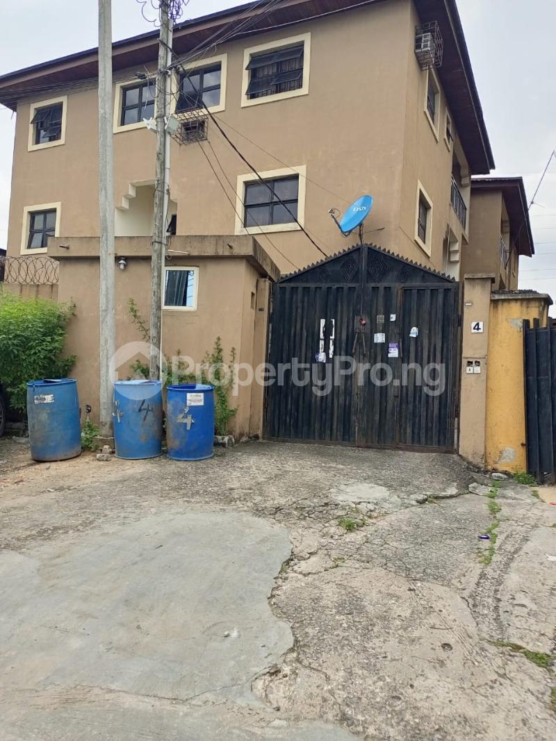 3 bedroom House for rent Soluyi Gbagada Lagos