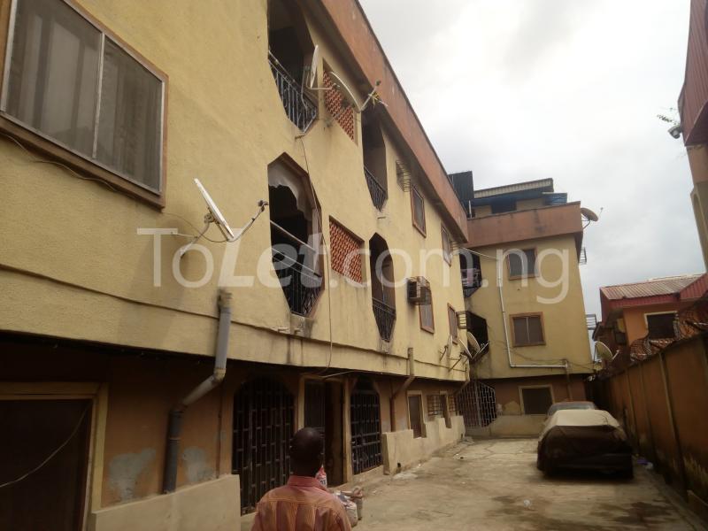 3 bedroom Flat / Apartment for rent Bayo Oyewole Ago palace Okota Lagos