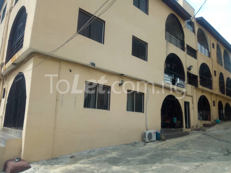 3 bedroom Flat / Apartment for rent   Opebi Ikeja Lagos