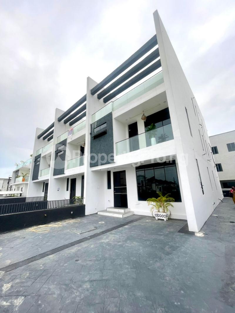 5 bedroom House for sale 2nd Toll Gate Lekki Lagos