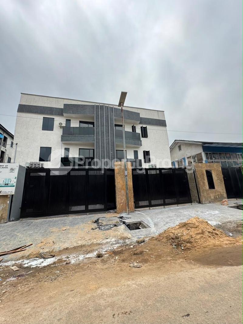 4 bedroom House for sale Yaba Lagos