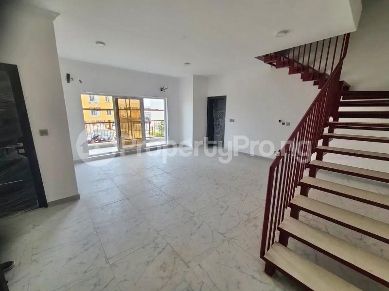 3 bedroom Flat / Apartment for sale Alagomeji Yaba Lagos