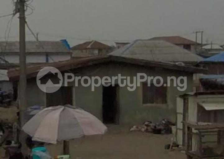 House for sale Owode Elede Immediately After Mile 12 International Market Mile 12 Kosofe/Ikosi Lagos