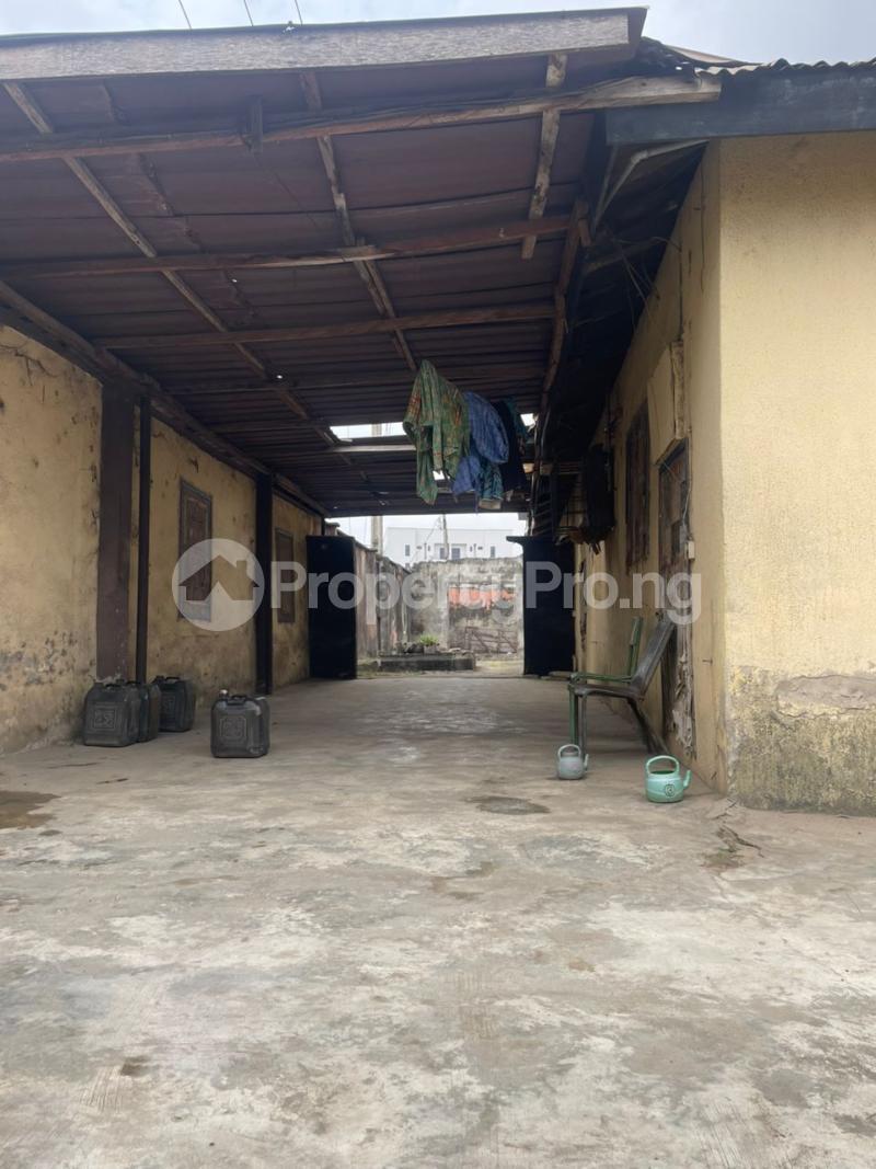 Land for sale Off Morris Street, Close To Yabatech College Of Technology Yaba Lagos