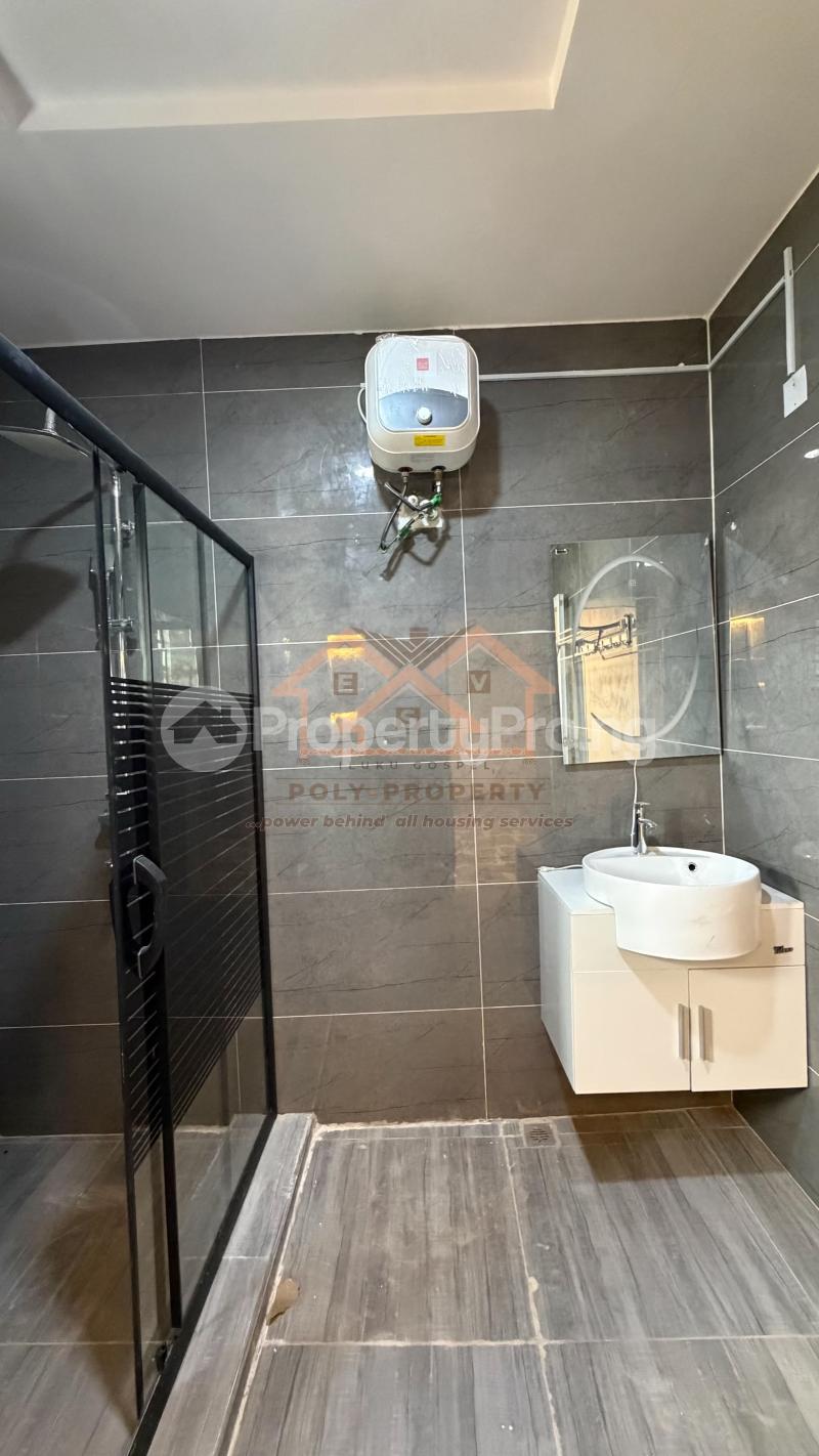 3 bedroom House for sale Rayfield , Christopher Alao Akala Gra Ibadan Oyo