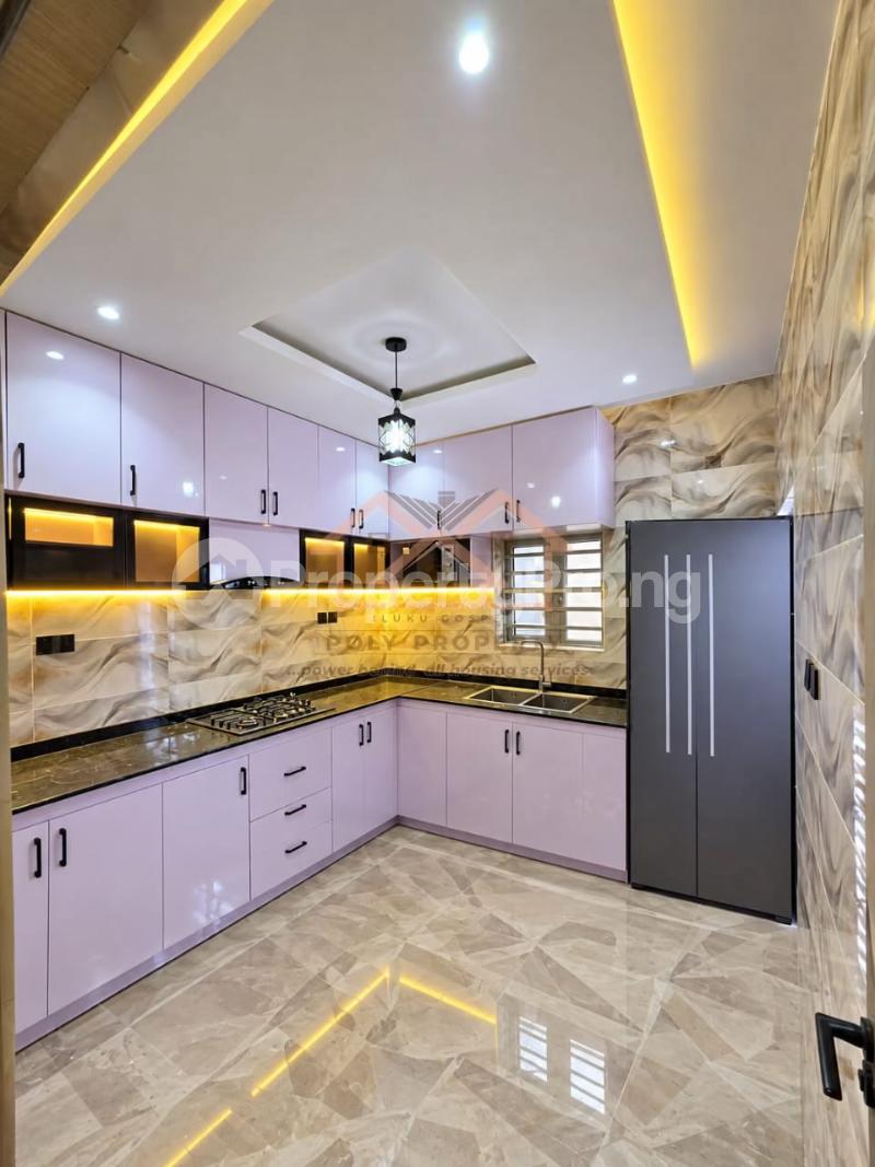 3 bedroom House for sale Rayfield , Christopher Alao Akala Gra Ibadan Oyo