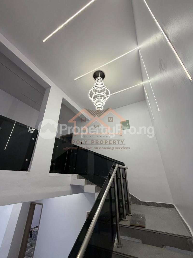3 bedroom House for sale Rayfield , Christopher Alao Akala Gra Ibadan Oyo