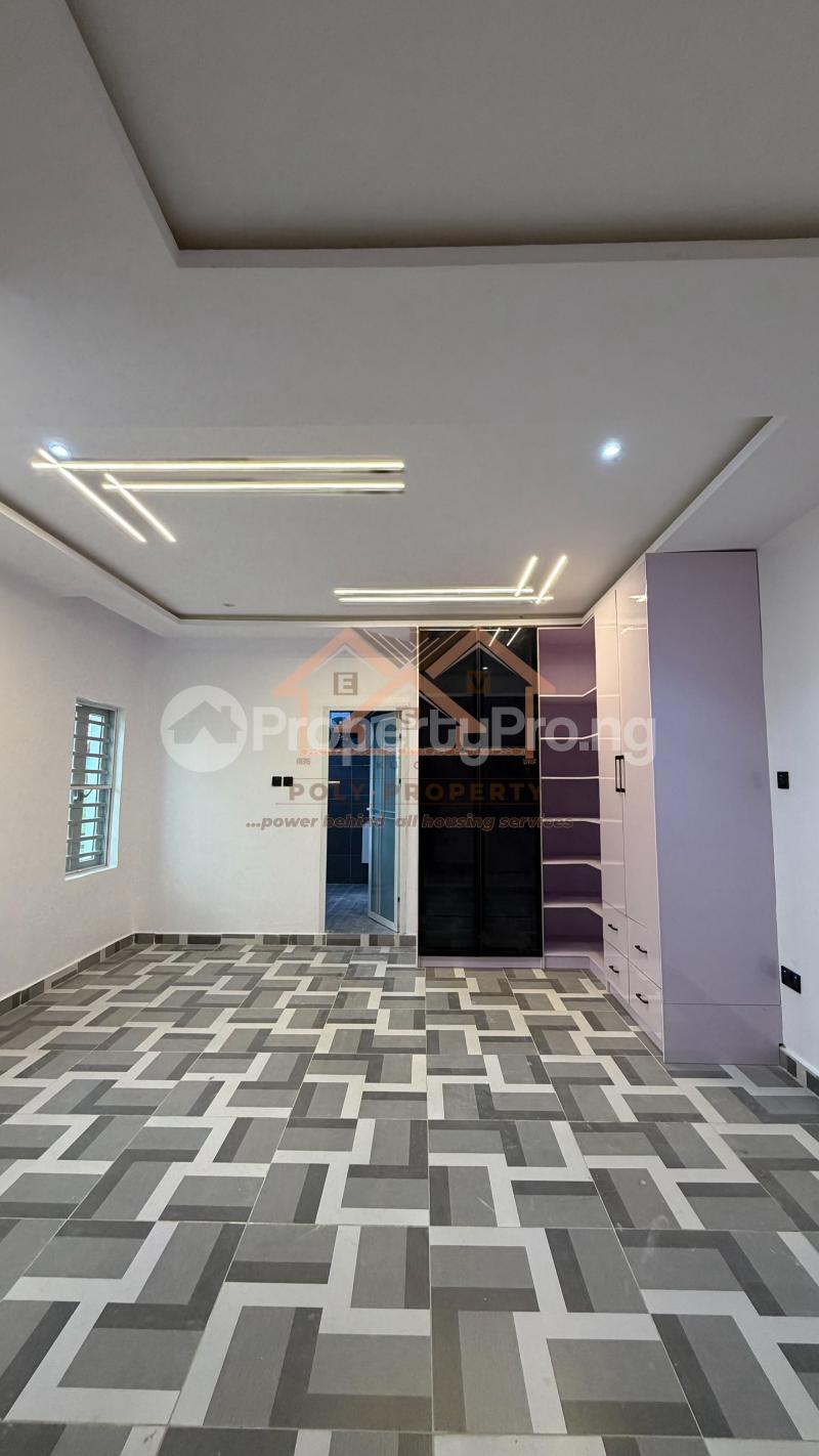 3 bedroom House for sale Rayfield , Christopher Alao Akala Gra Ibadan Oyo