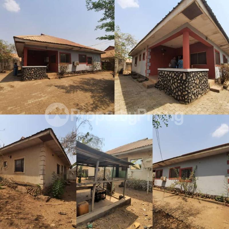 3 bedroom Detached Bungalow House for sale Prince And Princess Estate