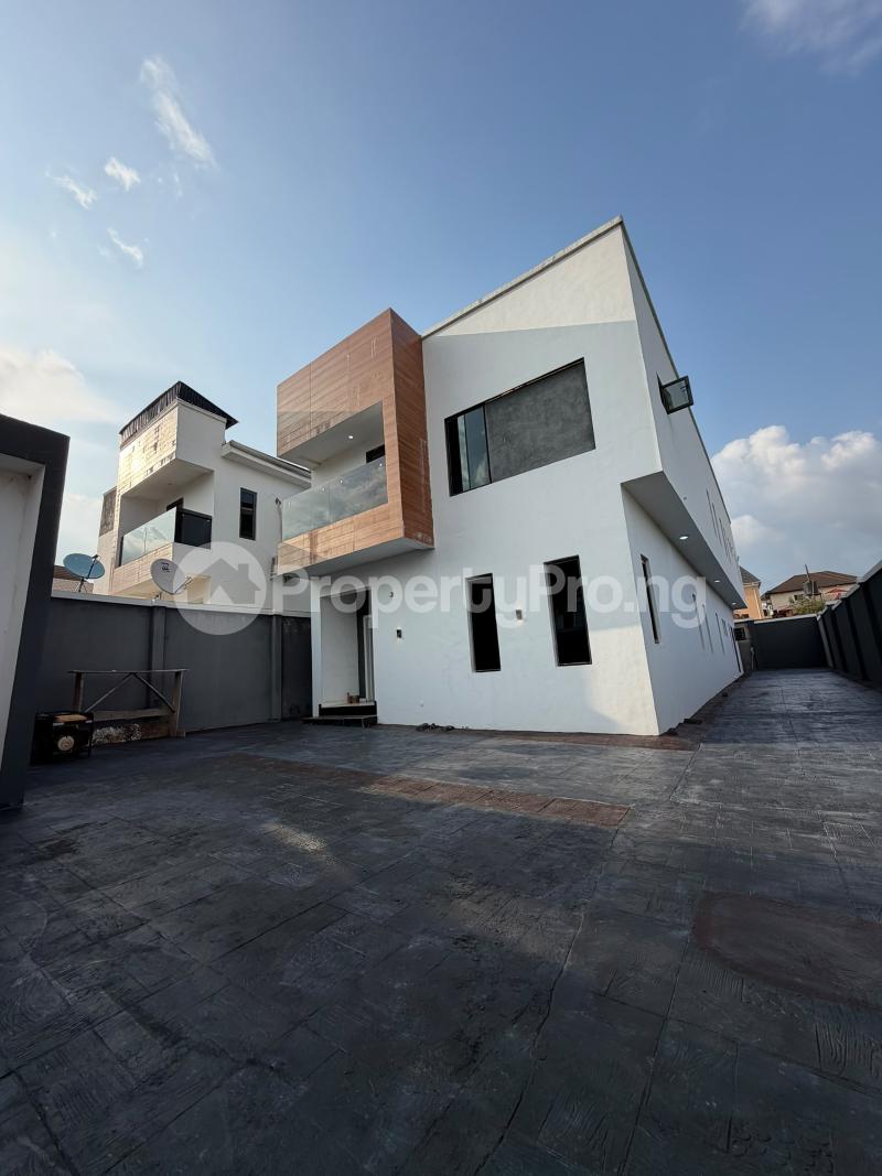 5 bedroom House for sale Shobande Street, Omolayo, Oke'badan Estate, Akobo Ibadan Oyo