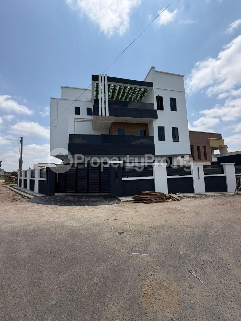 5 bedroom House for sale Carlton Gate Estate, Kolapo Ishola Gra, Akobo Ibadan Oyo