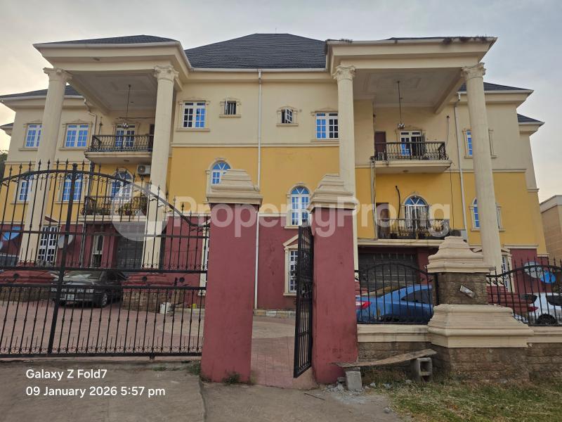 House for sale Close To Pacesetters School Guzape Abuja