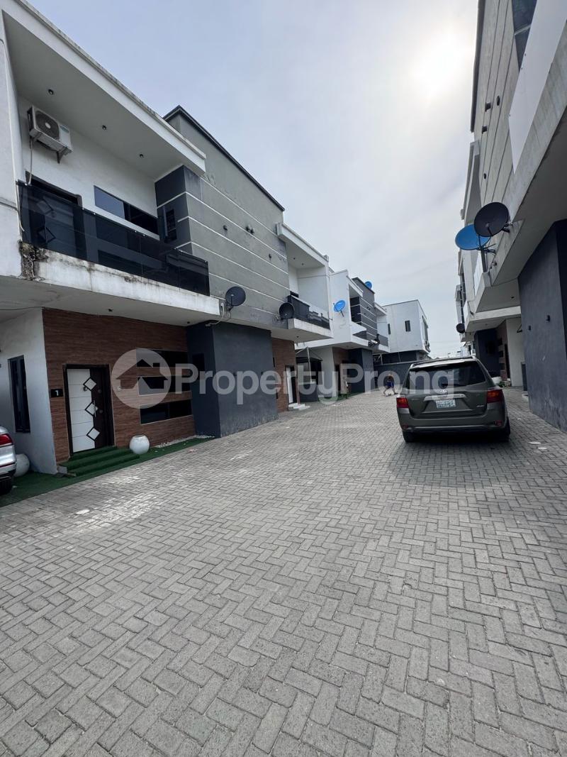 4 bedroom House for sale Before The Round About orchid Lekki Lagos