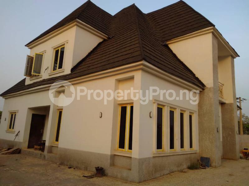 4 bedroom House for sale Airport Road Lugbe Abuja