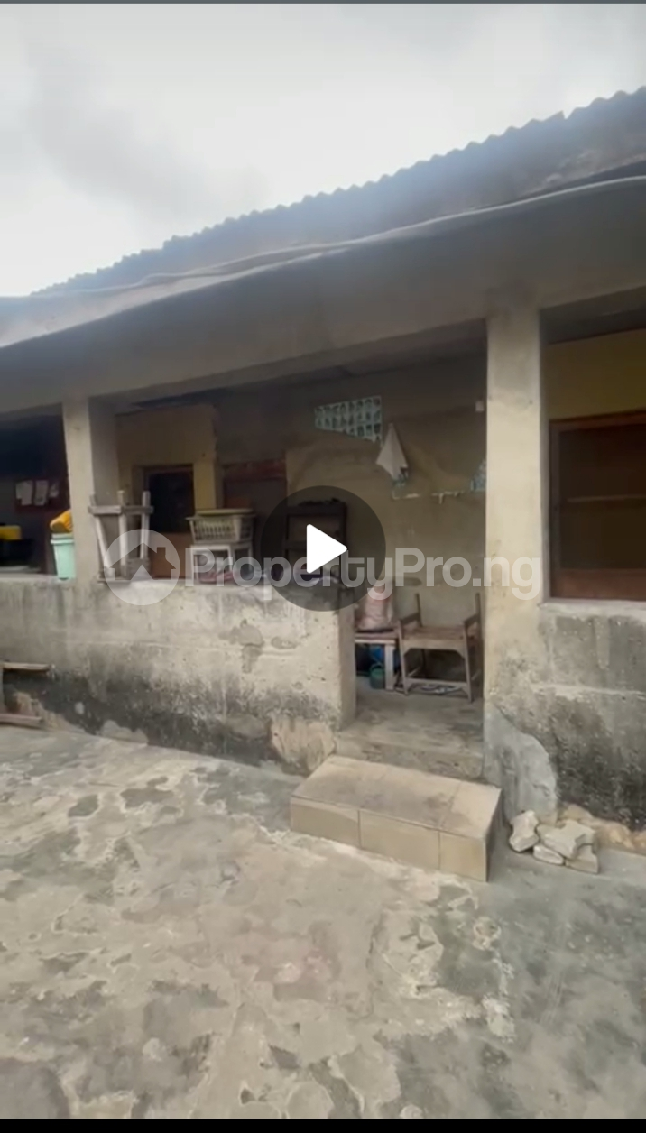 House for sale Aina Street Onipanu Shomolu Lagos