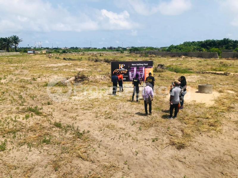 Land for sale Pinnacle Court, Ebute, Lekki Town, 4mins From The Expressroad Free Trade Zone Ibeju-Lekki Lagos