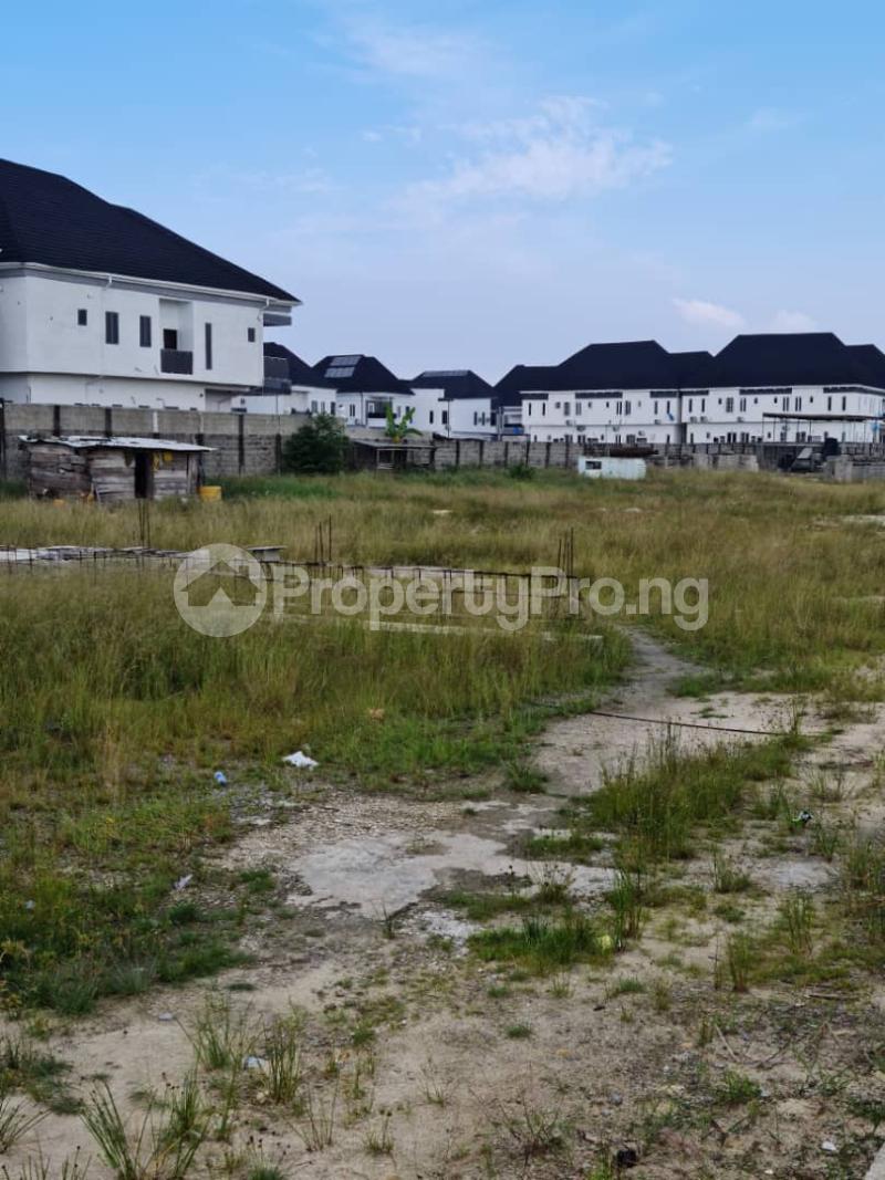 Land for sale Hampton Lake By Chevron Alternative Route Is Strategically Located At The Center Of Residential Zone Where You Can Multiple Your Investment And Create Wealth. chevron Lekki Lagos